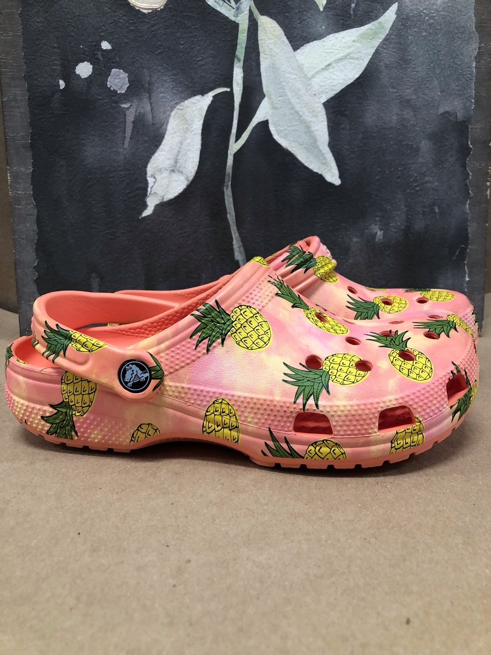 CROCS Pineapple Clogs sz 8